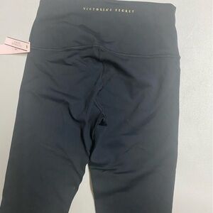 Victoria’s Secret leggings with inside pocket size 4